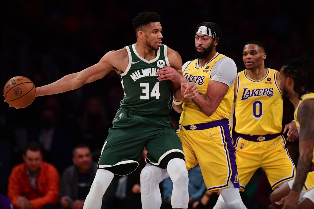 Milwaukee Bucks vs Lakers Match Player Stats & Records (2026)